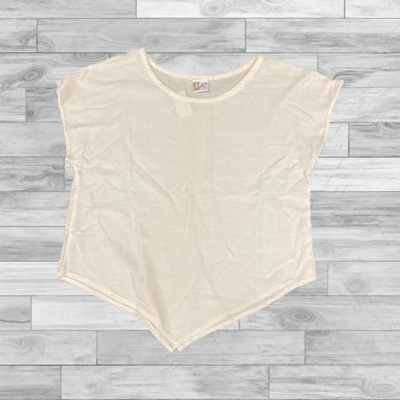 Top Short Sleeve By Oh My Gauze In White, Size: S